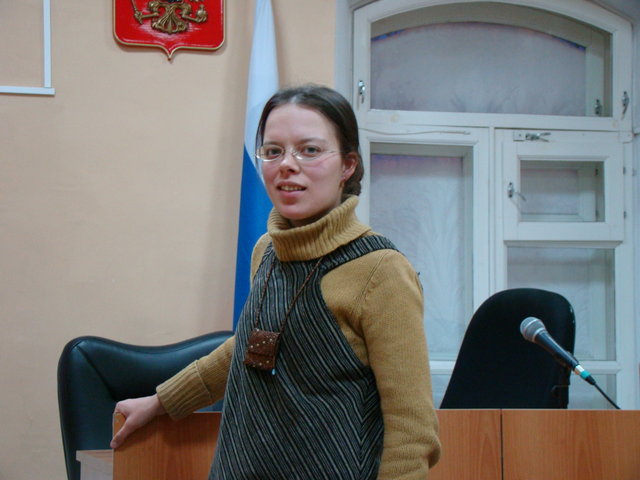 Надежда Низовкина у судейского стола. Фото c блога Сергея Басаева